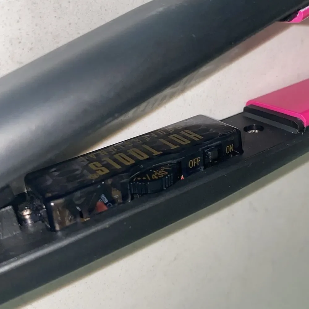 Hot Tools Professional 1 Inch Ceramic Flat Iron Hair Straightener Black Pink